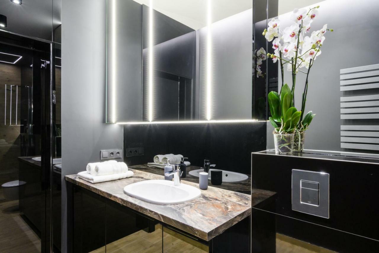 Zlota Luxury Apartments Varsó Kültér fotó
