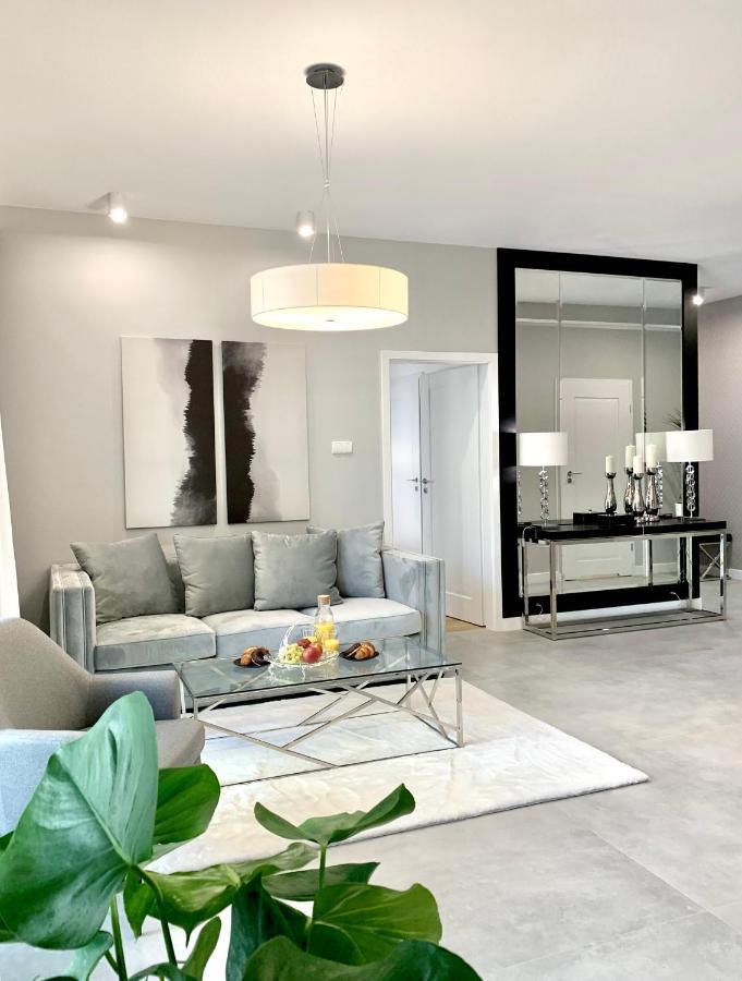 Zlota Luxury Apartments Varsó Kültér fotó