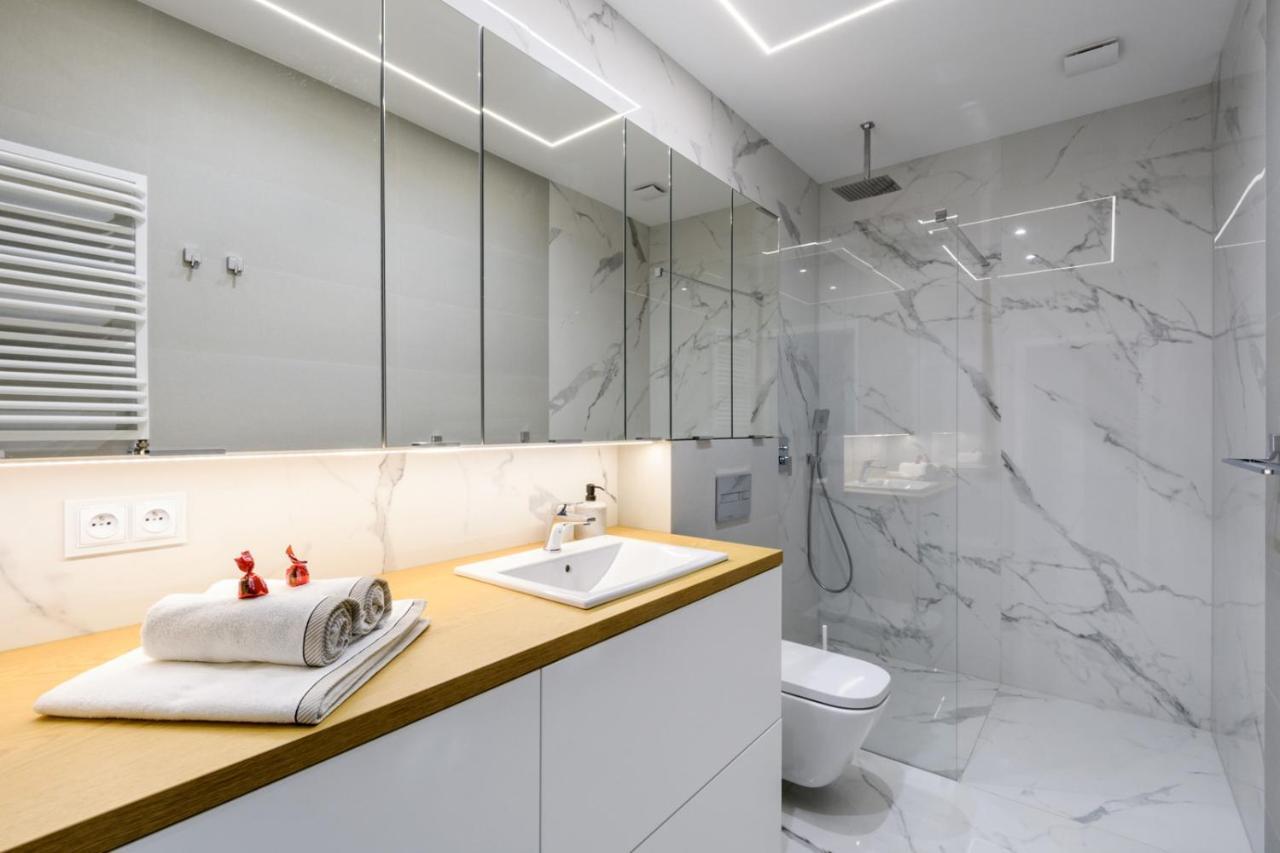 Zlota Luxury Apartments Varsó Kültér fotó