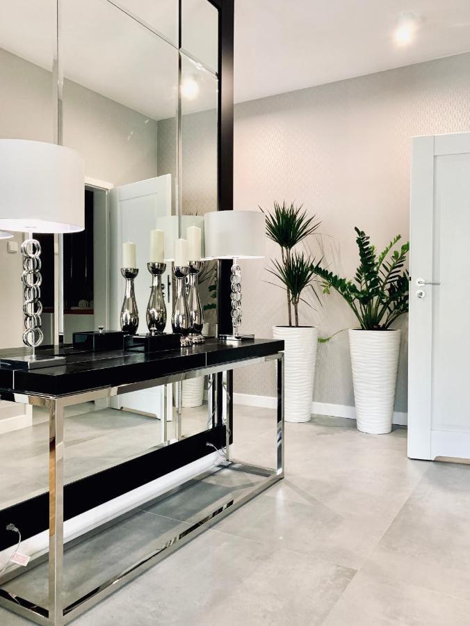 Zlota Luxury Apartments Varsó Kültér fotó