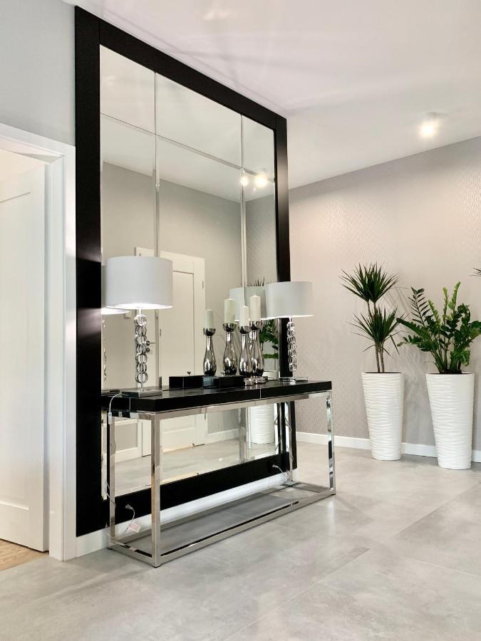 Zlota Luxury Apartments Varsó Kültér fotó