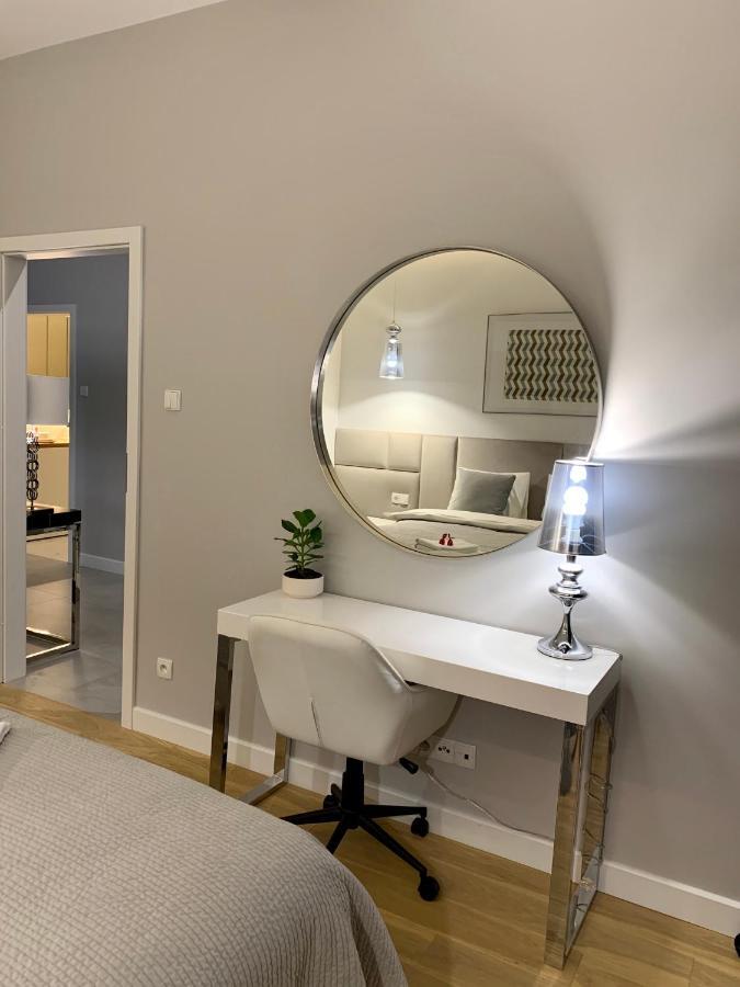 Zlota Luxury Apartments Varsó Kültér fotó